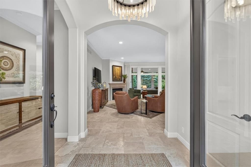15216 Fontana Street — photo 9