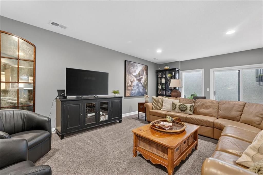 15216 Fontana Street — photo 53