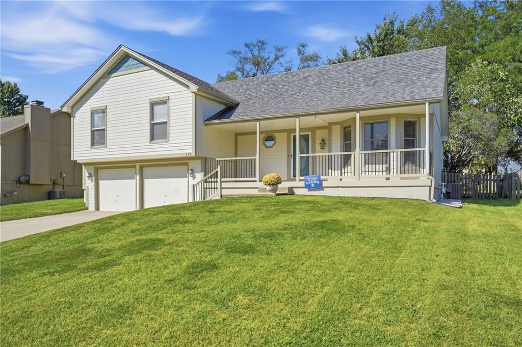 304 20th Avenue S, Greenwood, MO