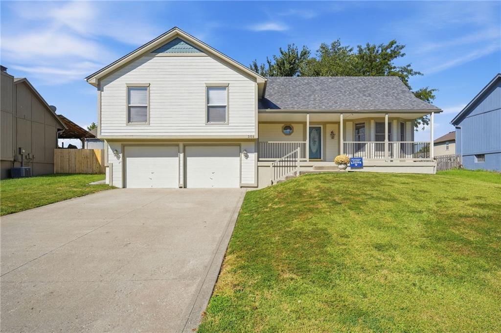 304 20th Avenue S, Greenwood, MO: listing photo 2