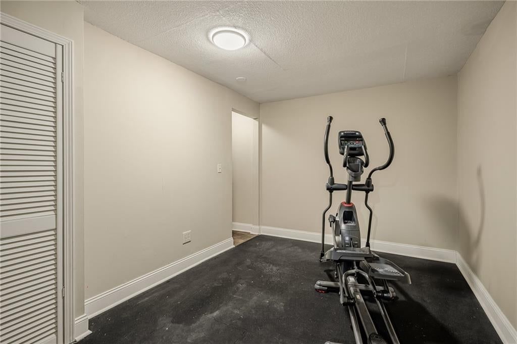 1807 S Kiowa Court — photo 37