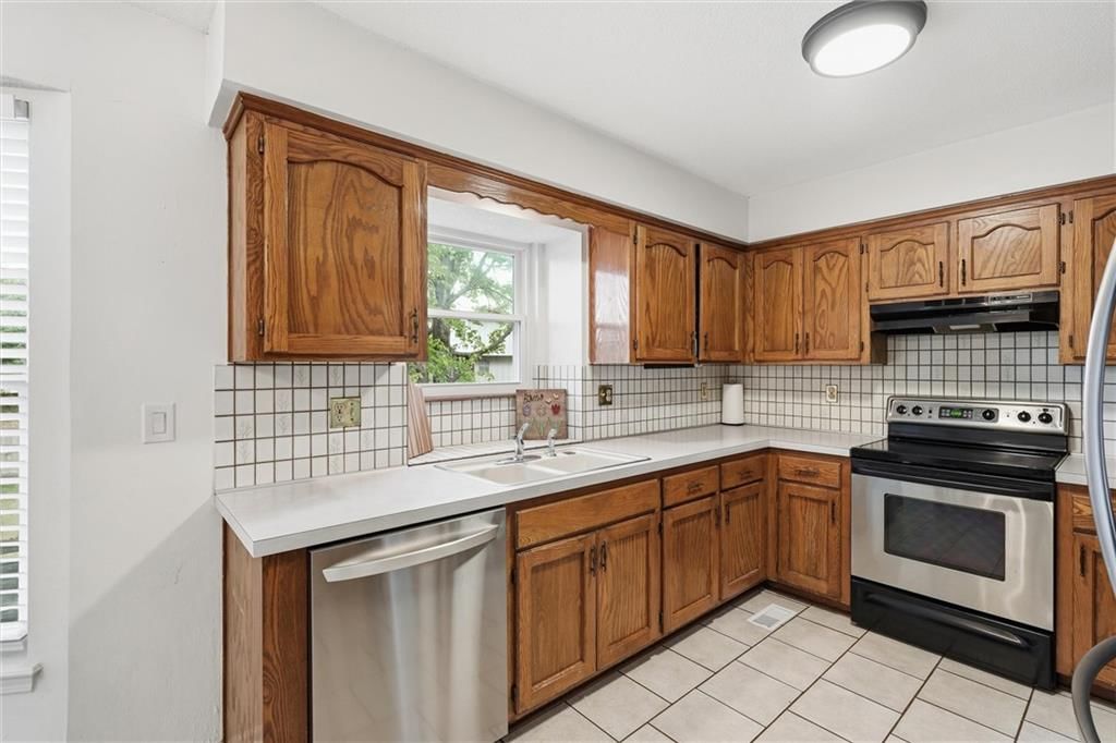 15012 W 149th Street — photo 10