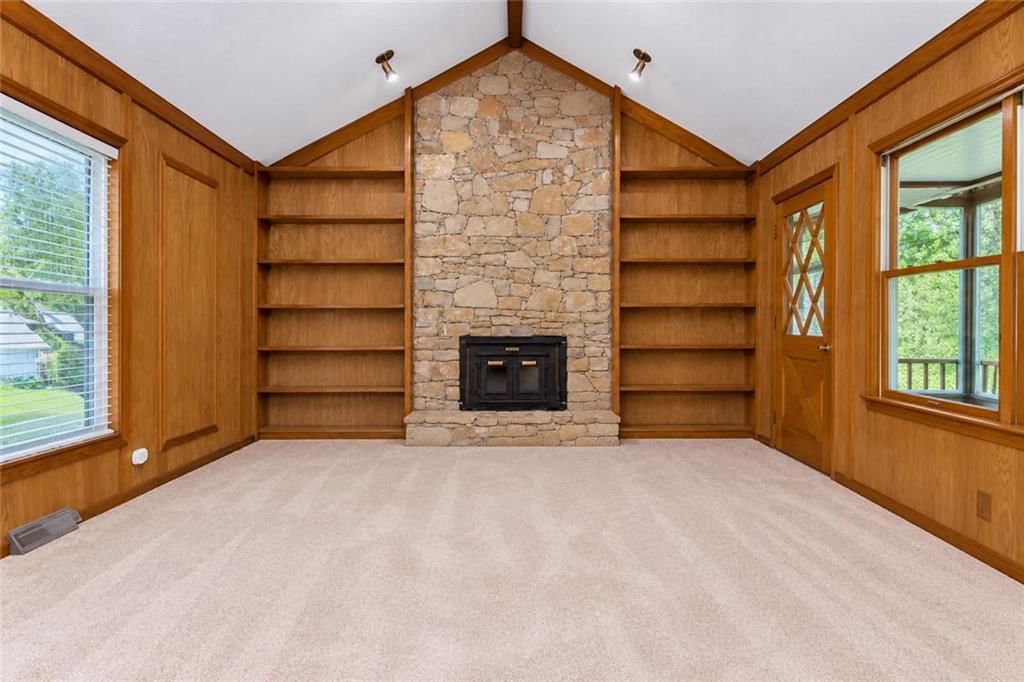 Photo 7 of 55 - 212 L Street, Lake Lotawana, MO 64086