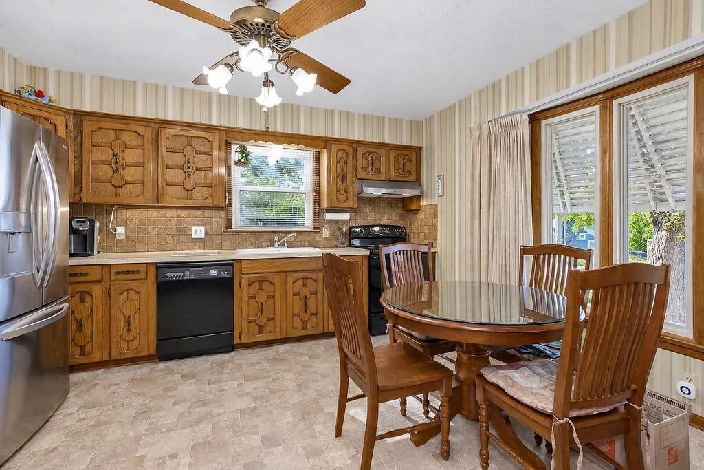 Photo 13 of 55 - 212 L Street, Lake Lotawana, MO 64086