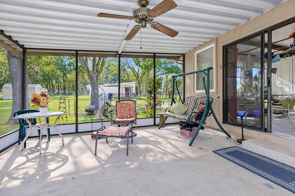 Photo 20 of 55 - 212 L Street, Lake Lotawana, MO 64086