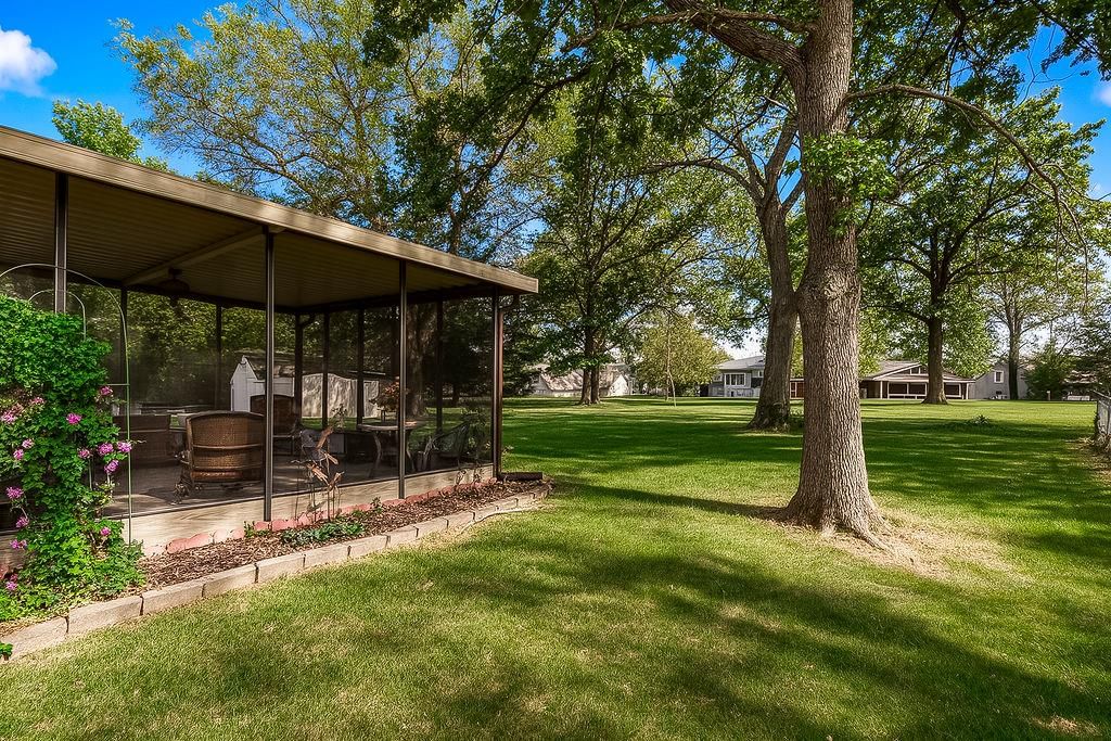 Photo 22 of 55 - 212 L Street, Lake Lotawana, MO 64086