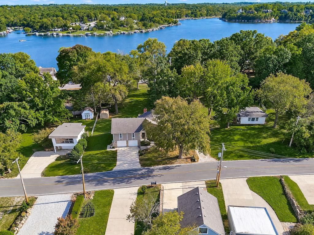 Photo 43 of 55 - 212 L Street, Lake Lotawana, MO 64086