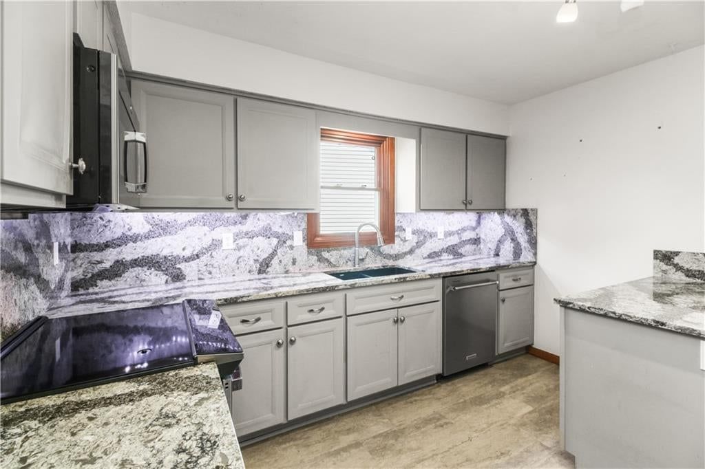 2160 NE Concord Street — photo 11