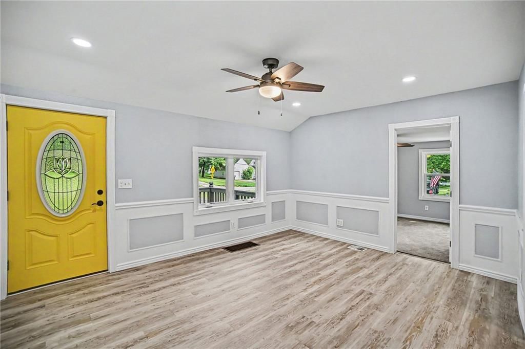 807 E Gudgell Street — photo 3