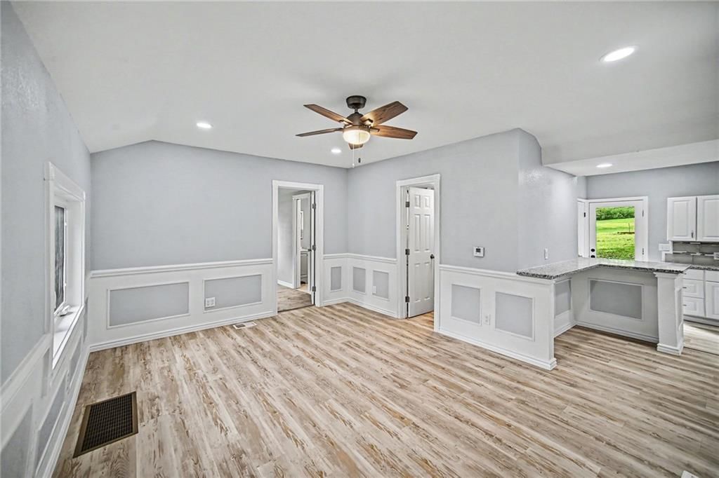 807 E Gudgell Street — photo 5