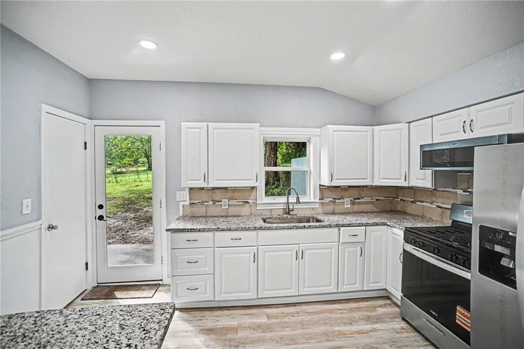 807 E Gudgell Street — photo 9