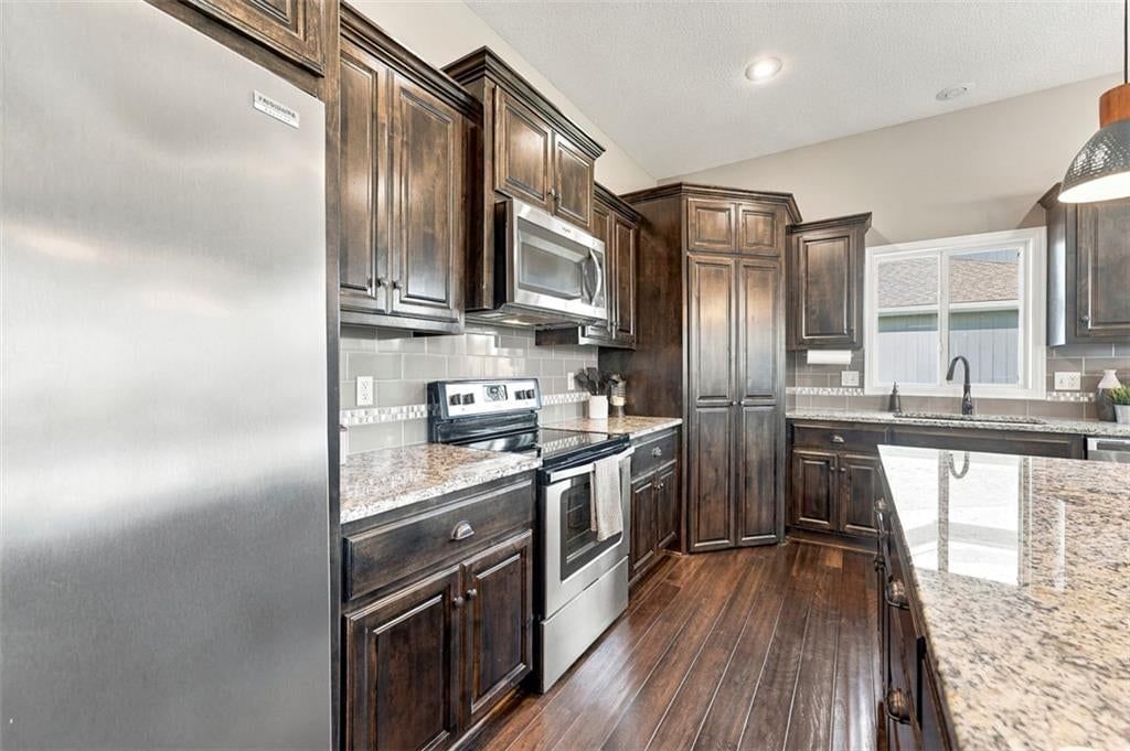 Photo 19 of 53 - 12073 S Pine Street, Olathe, KS 66061
