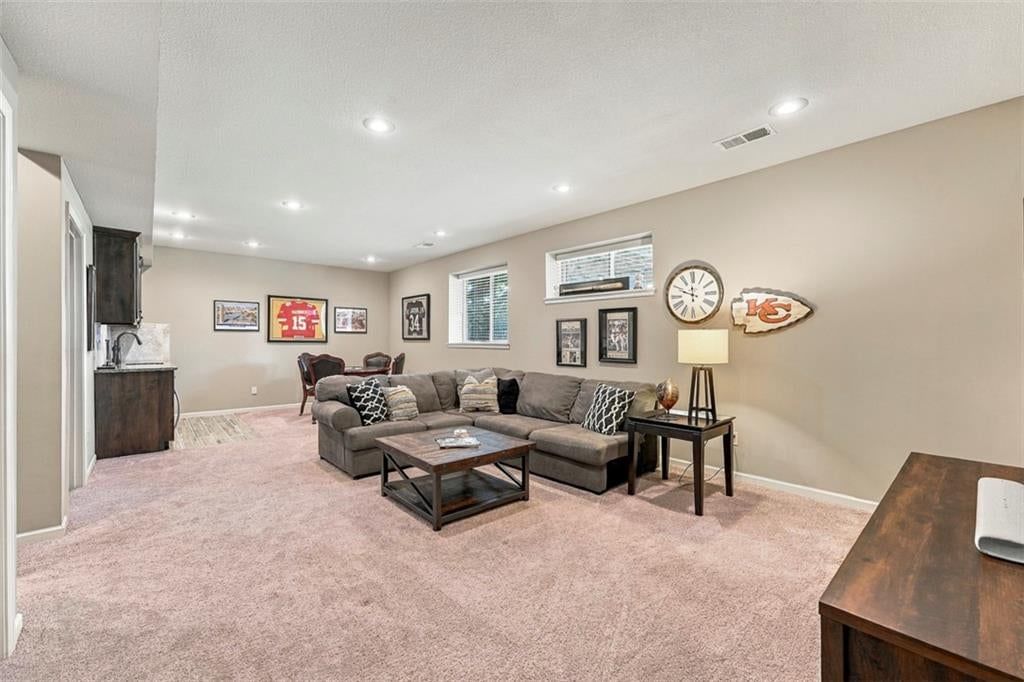 Photo 33 of 53 - 12073 S Pine Street, Olathe, KS 66061