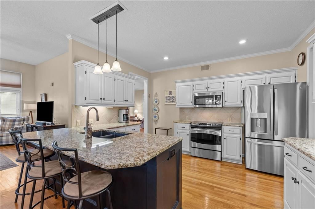 8000 W 154th Street — photo 24