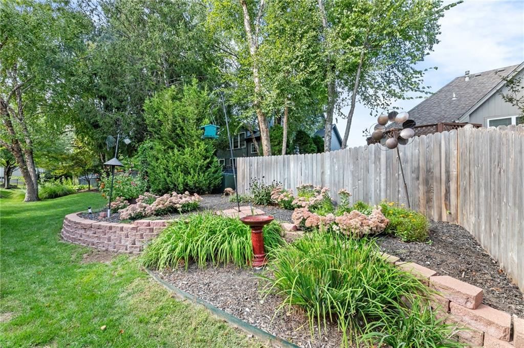 8000 W 154th Street — photo 46