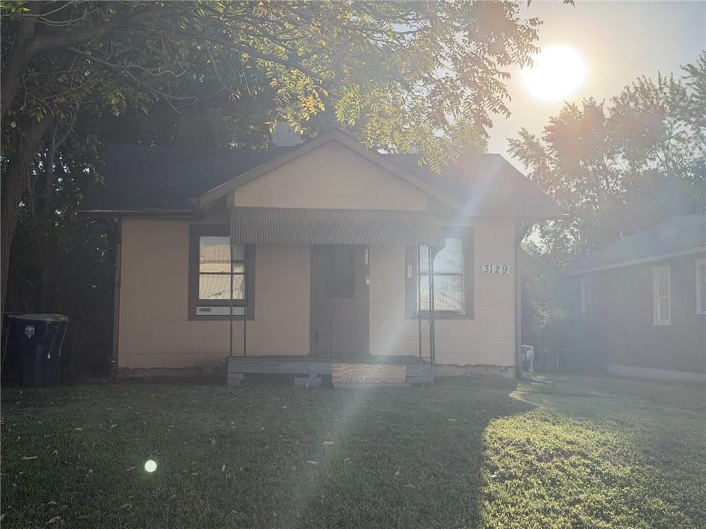 3129 Topping Avenue, Kansas City, MO