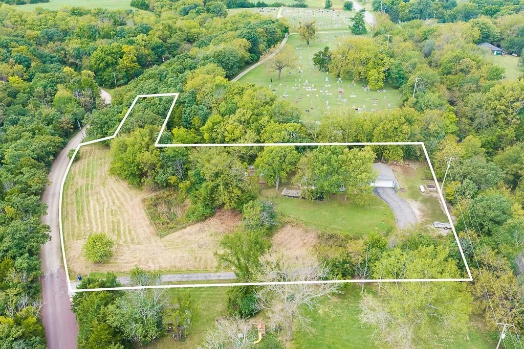 18357 228th Street, Tonganoxie, KS: listing photo 2