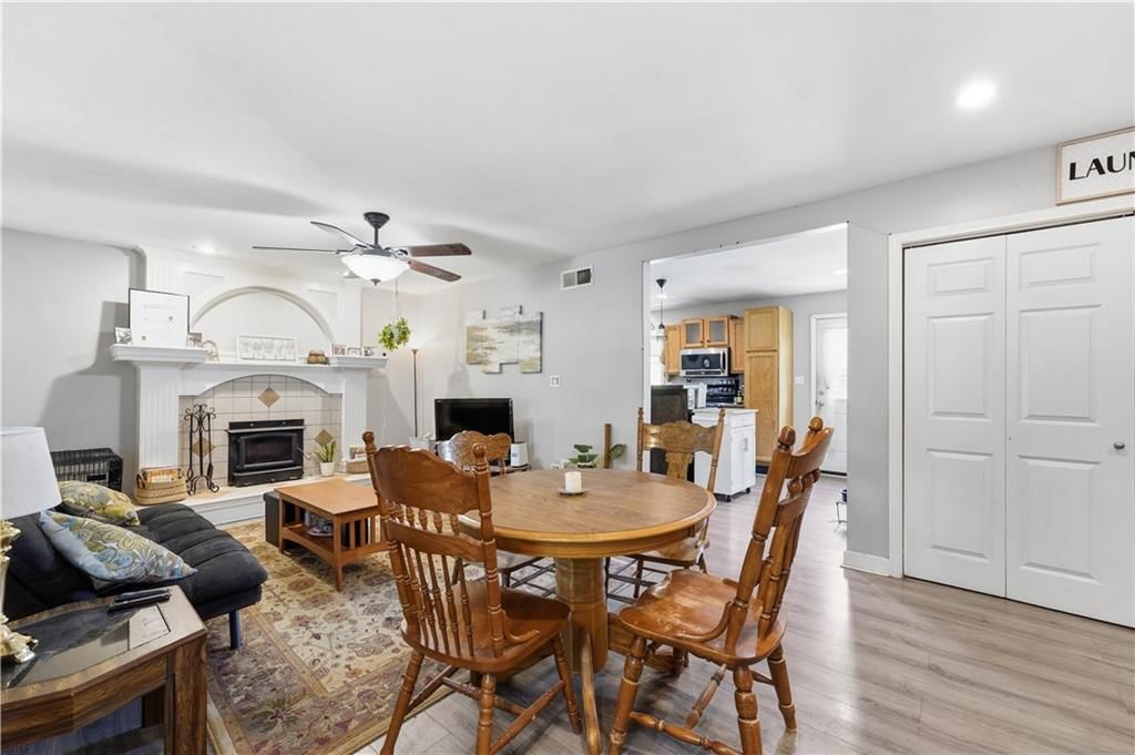 Photo 4 of 29 - 6203 Hedges Avenue, Raytown, MO 64133