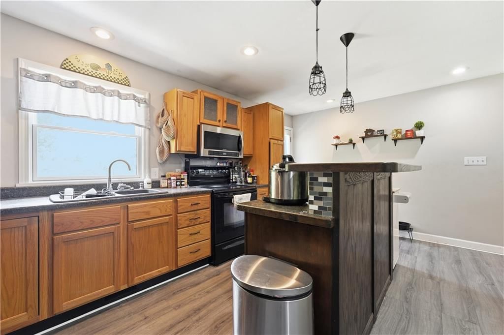 Photo 10 of 29 - 6203 Hedges Avenue, Raytown, MO 64133