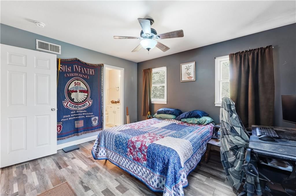 Photo 16 of 29 - 6203 Hedges Avenue, Raytown, MO 64133