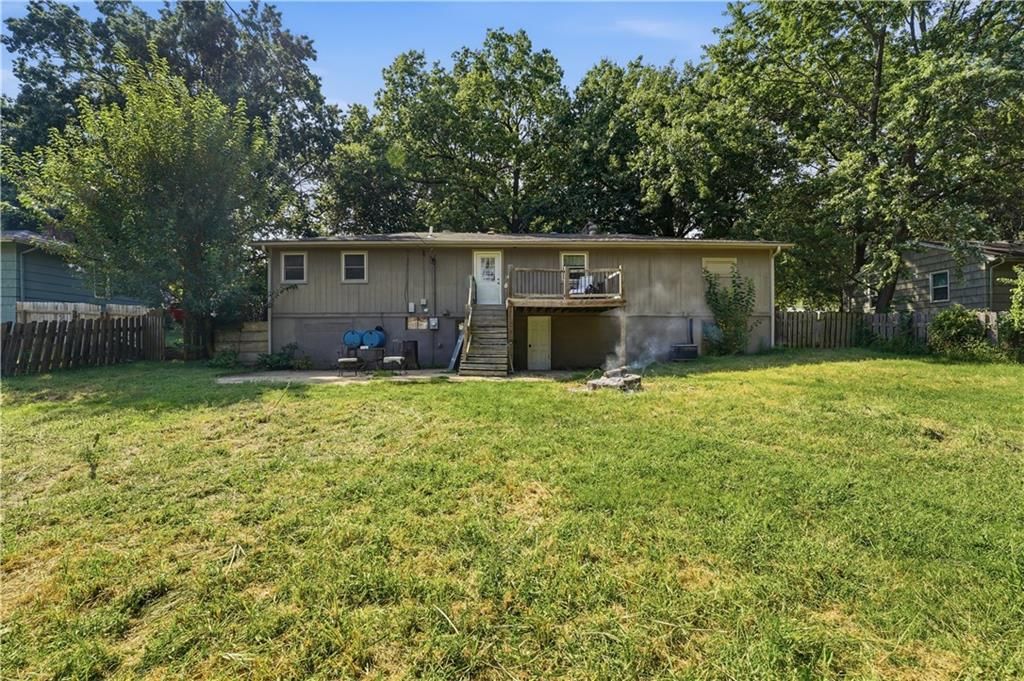 Fenced yard at 6203 Hedges Avenue, Raytown, MO 64133