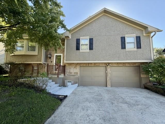 14915 W PEPPERMILL Drive, Olathe, KS