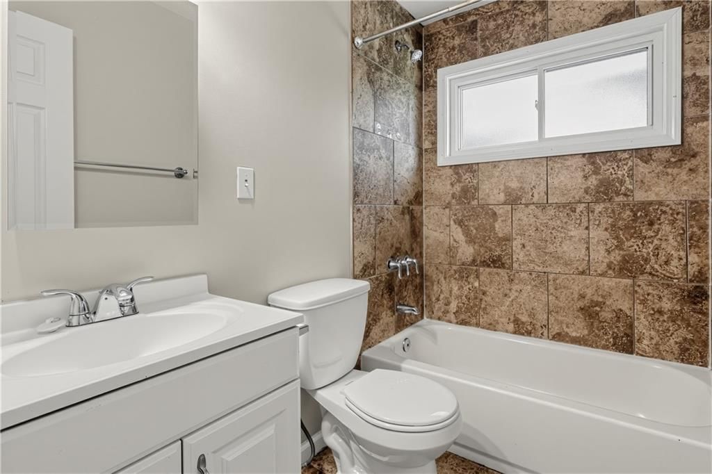 Photo 20 of 28 - 11727 FREMONT Avenue, Kansas City, MO 64134