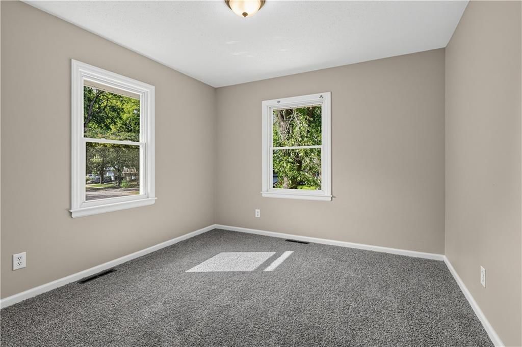 Photo 13 of 28 - 11727 FREMONT Avenue, Kansas City, MO 64134