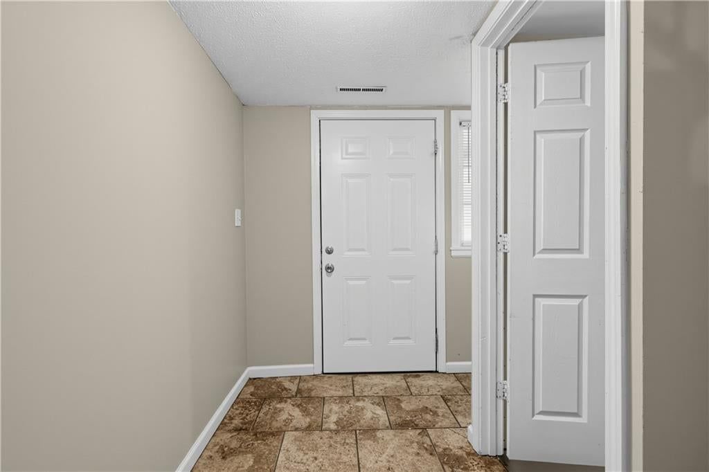 Photo 16 of 28 - 11727 FREMONT Avenue, Kansas City, MO 64134