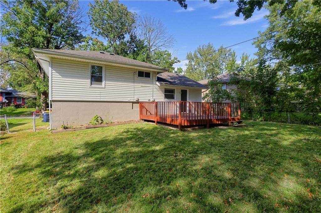 Photo 27 of 28 - 11727 FREMONT Avenue, Kansas City, MO 64134