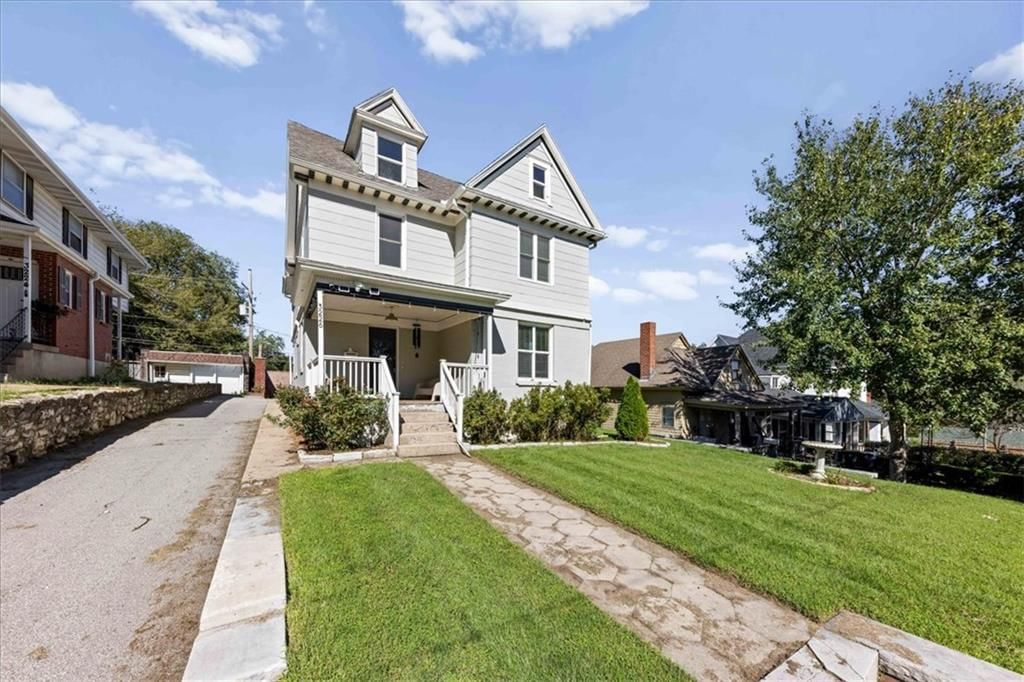 3226 Lexington Avenue, Kansas City, MO: listing photo 2