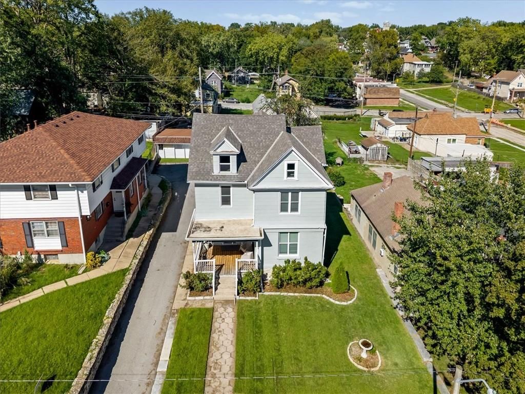 3226 Lexington Avenue, Kansas City, MO: listing photo 3