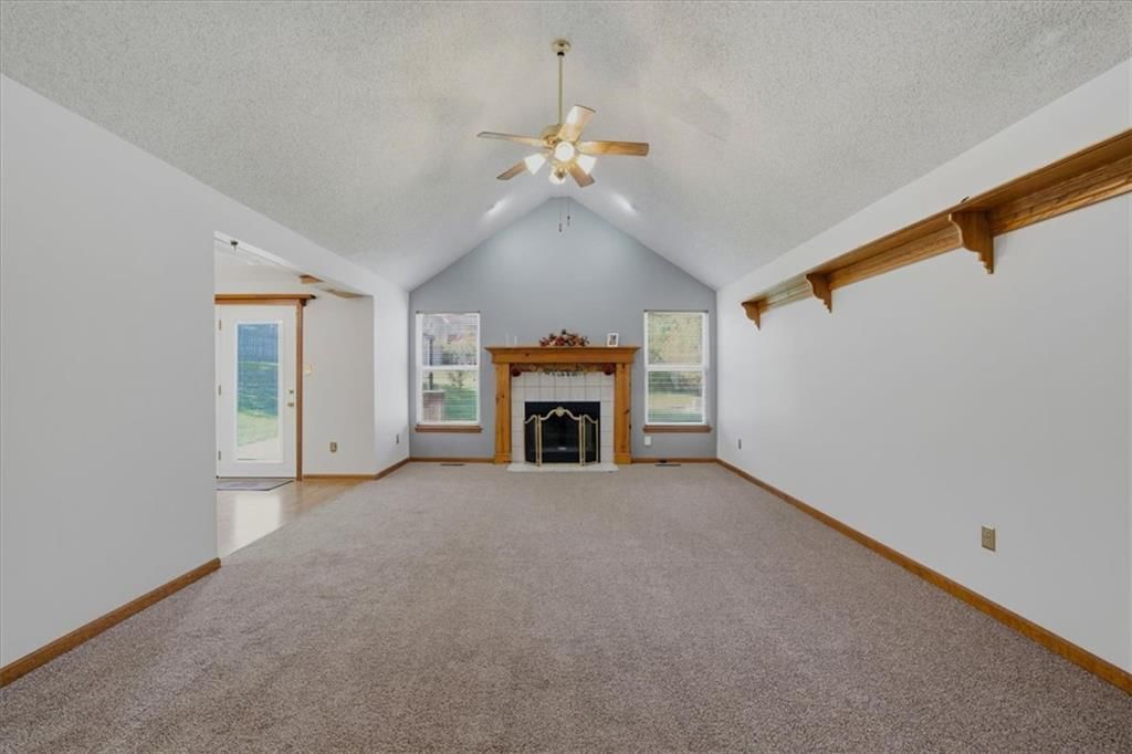 19415 E 13th Street N, Independence, MO: listing photo 3