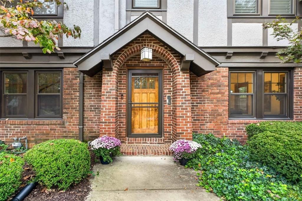 6106 Summit Street, Kansas City, MO: listing photo 2