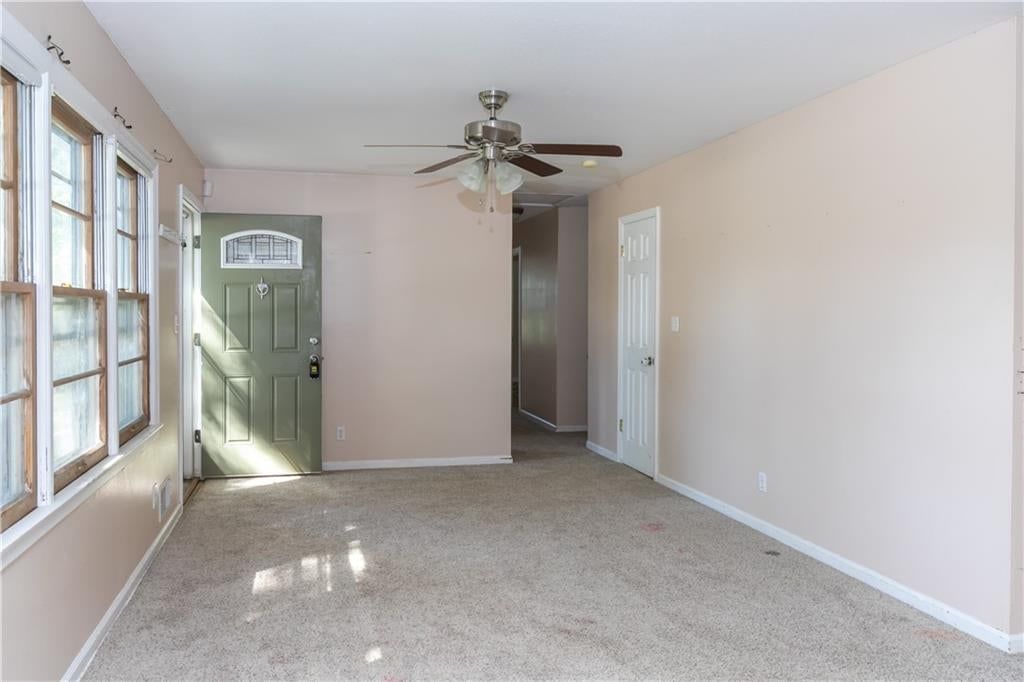 6730 NE Ridgeway Avenue, Kansas City, MO: listing photo 3