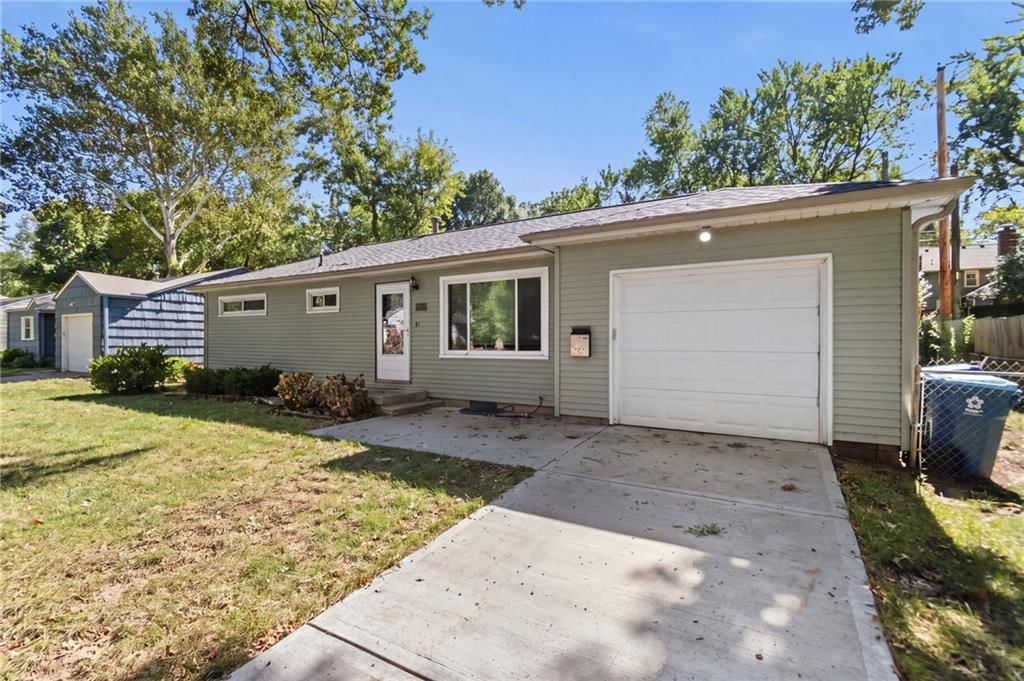 5719 W 81st Street, Prairie Village, KS: listing photo 3