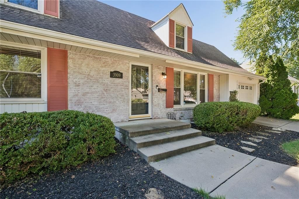 3909 NE 50th Street, Kansas City, MO: listing photo 3