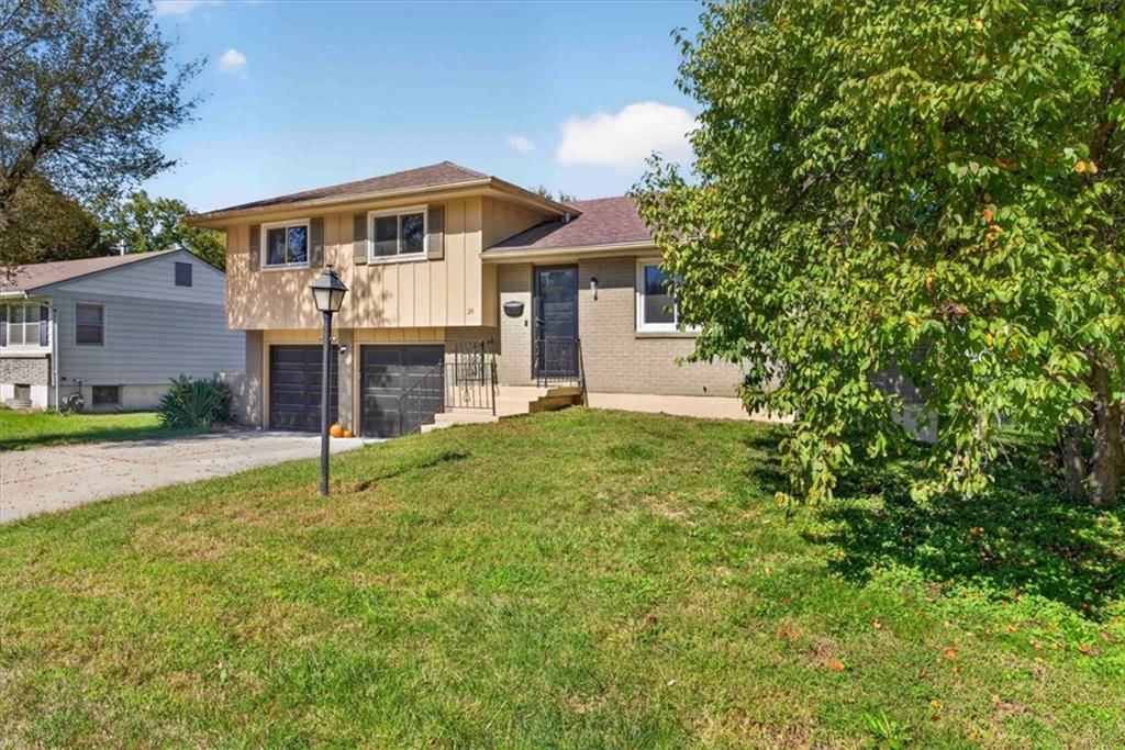 28 W 82nd Street, Kansas City, MO: listing photo 2