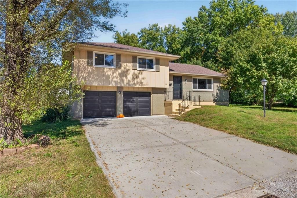 28 W 82nd Street, Kansas City, MO: listing photo 3