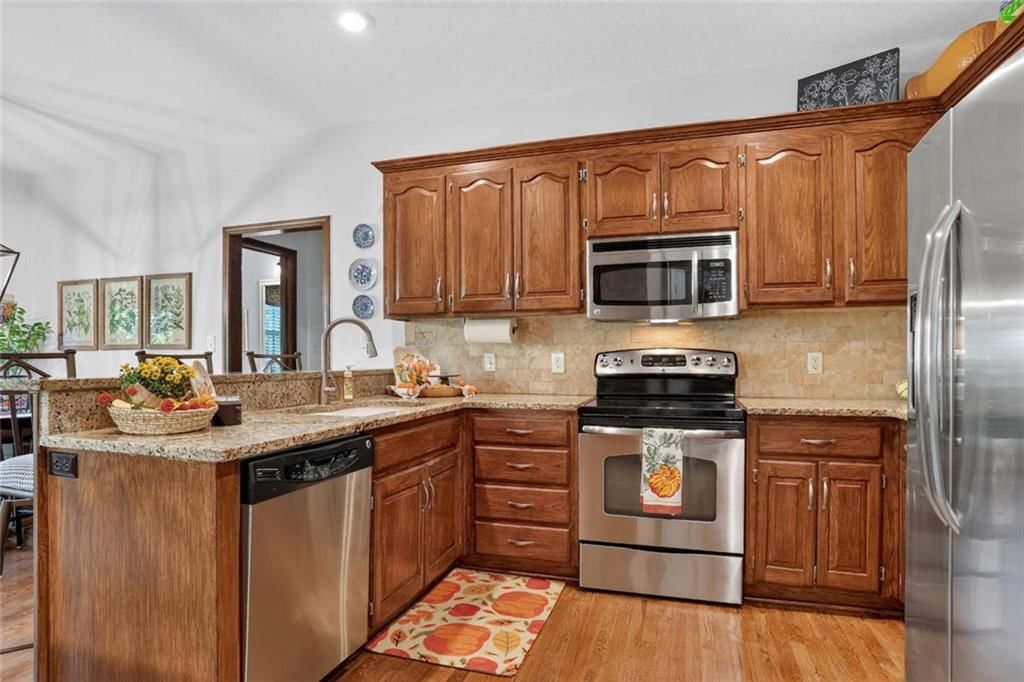 Photo 8 of 42 - 7808 NW 76th Place, Kansas City, MO 64152