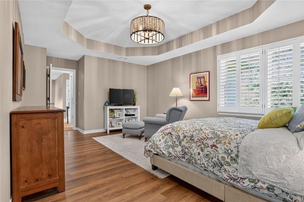 Bedroom sitting area at 7808 NW 76th Place, Kansas City, MO 64152