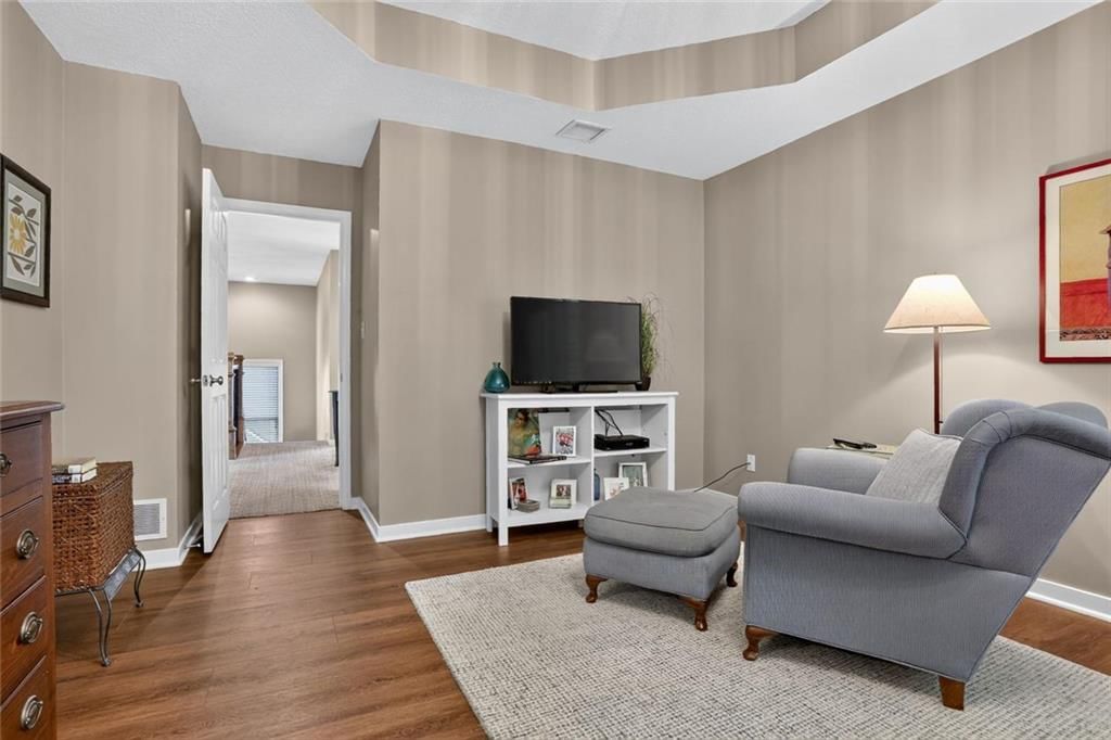 Photo 22 of 42 - 7808 NW 76th Place, Kansas City, MO 64152