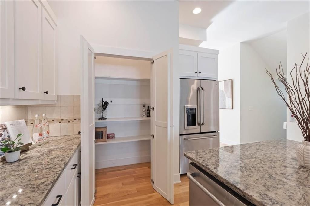 4727 Mercier Street — photo 15