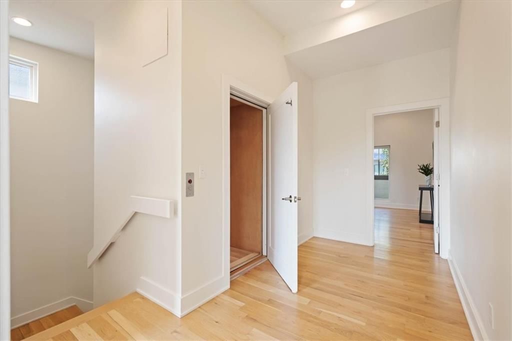 4727 Mercier Street — photo 24