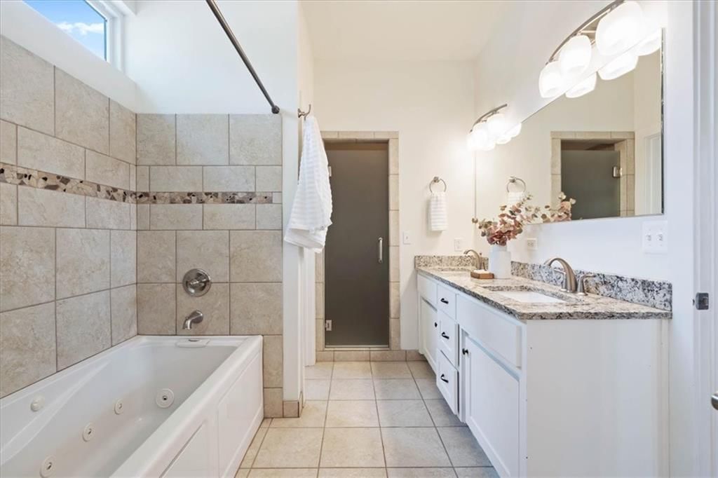 4727 Mercier Street — photo 33
