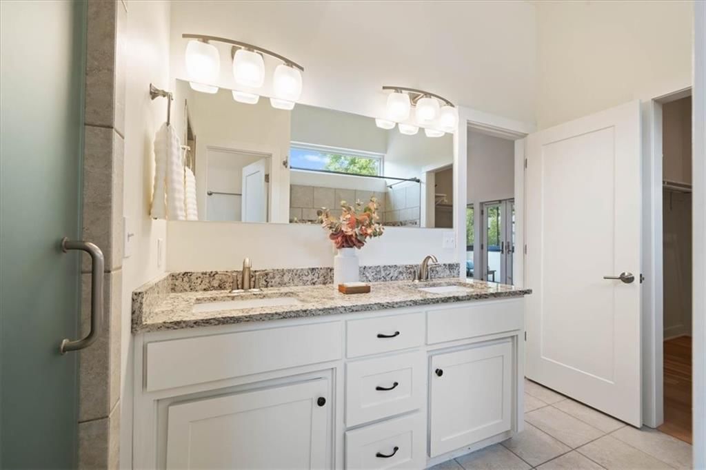 4727 Mercier Street — photo 34