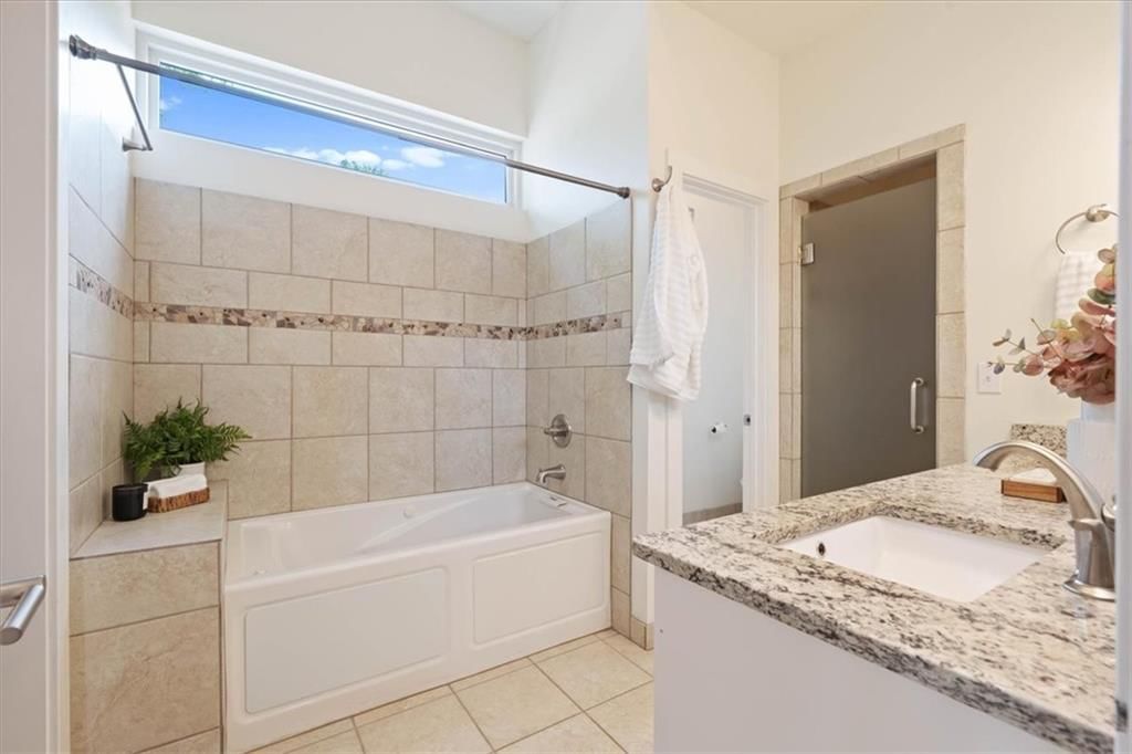 4727 Mercier Street — photo 35