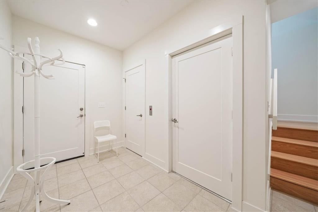 4727 Mercier Street — photo 36