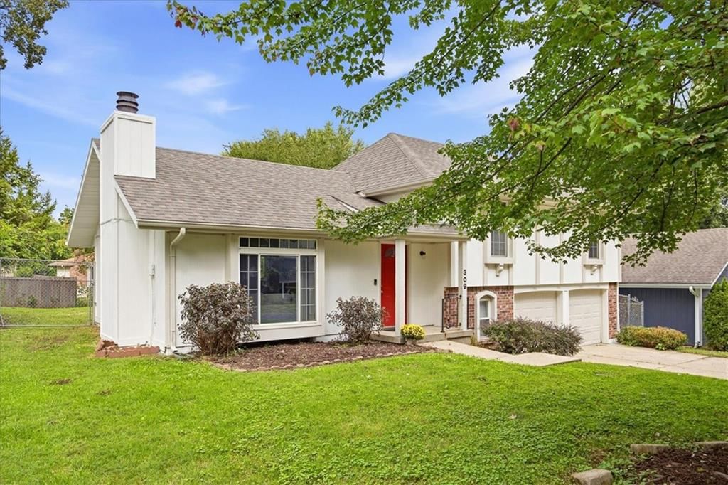 309 SW Richwood Lane, Blue Springs, MO: listing photo 3