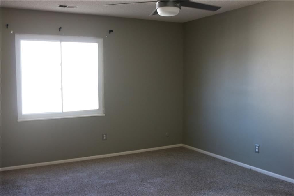 Photo 12 of 14 - 10252 W 96TH Terrace #146, Overland Park, KS 66212